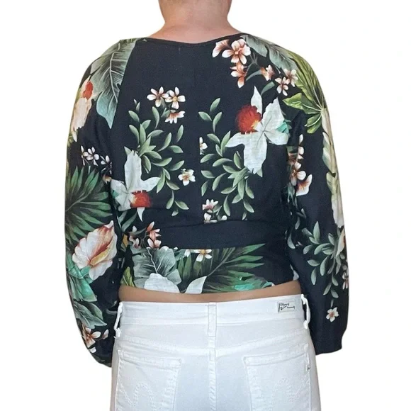 Farm Rio Blouse - Picture 2 of 7